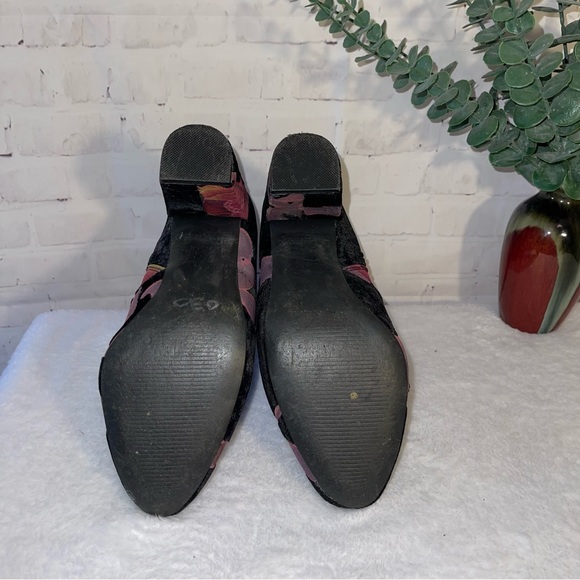 Steve Madden Velvet Floral Mid Boot - Picture 4 of 11